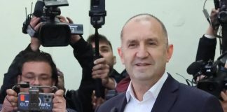 Радев печели изборите с огромна преднина пред ГЕРБ, ще има над 100 депутатски места