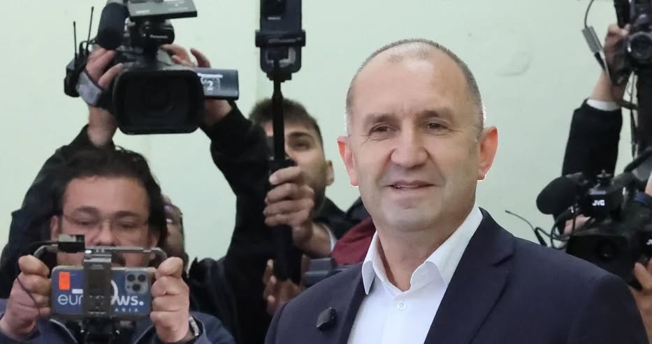 Радев печели изборите с огромна преднина пред ГЕРБ, ще има над 100 депутатски места