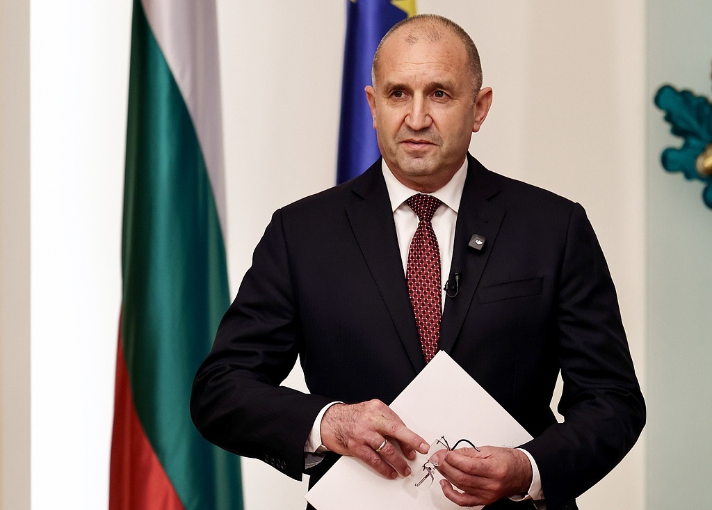 Румен Радев: Край на предоставянето на въоръжение от Българската армия за Украйна